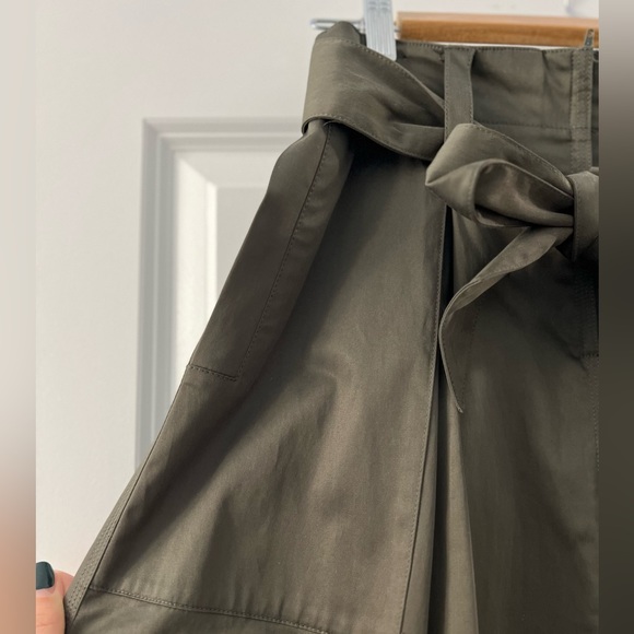 Club Monaco A-line belted skirt with pockets! Size 2 - Picture 5 of 6